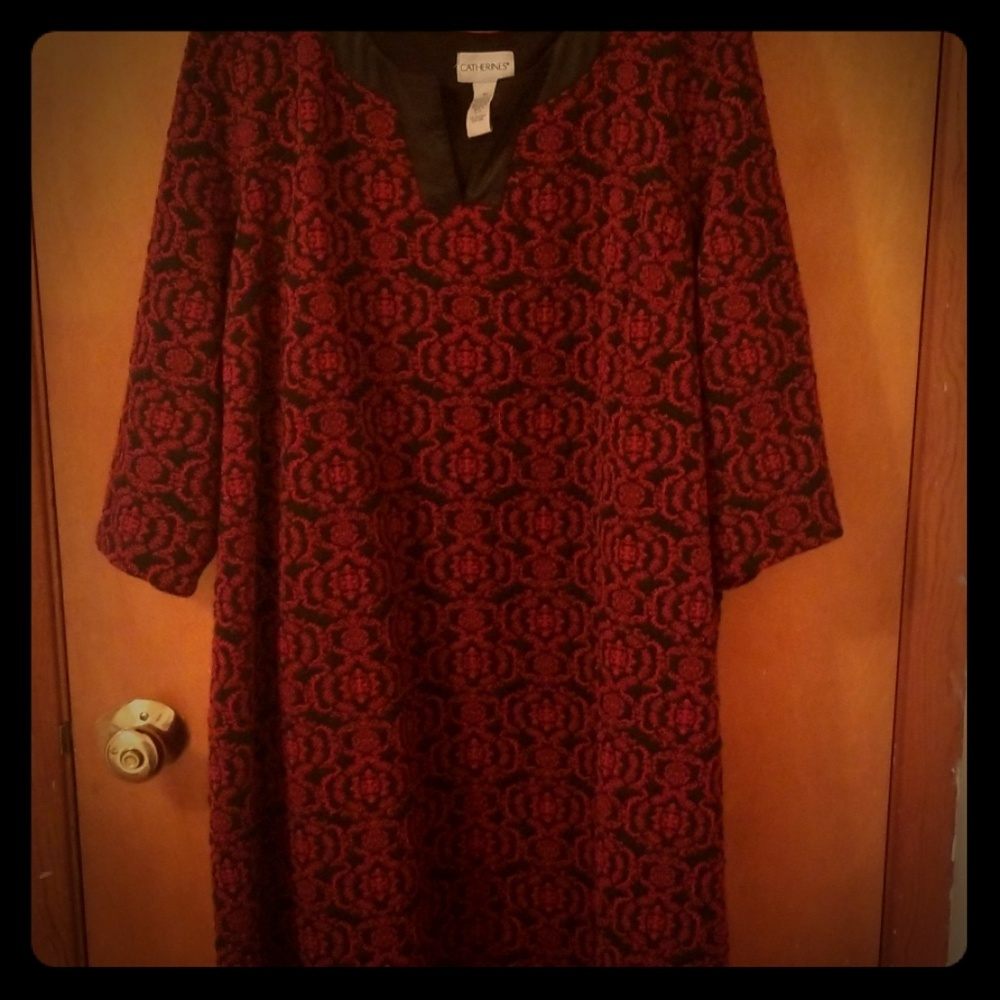 Gorgeous Red/Black patterned Dress